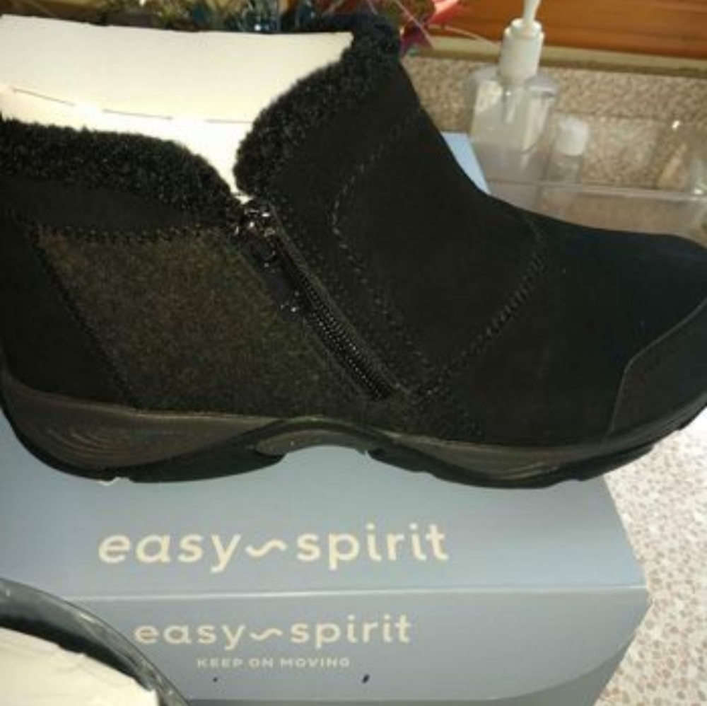Easy Spirit embark booties size 8 and 1/2